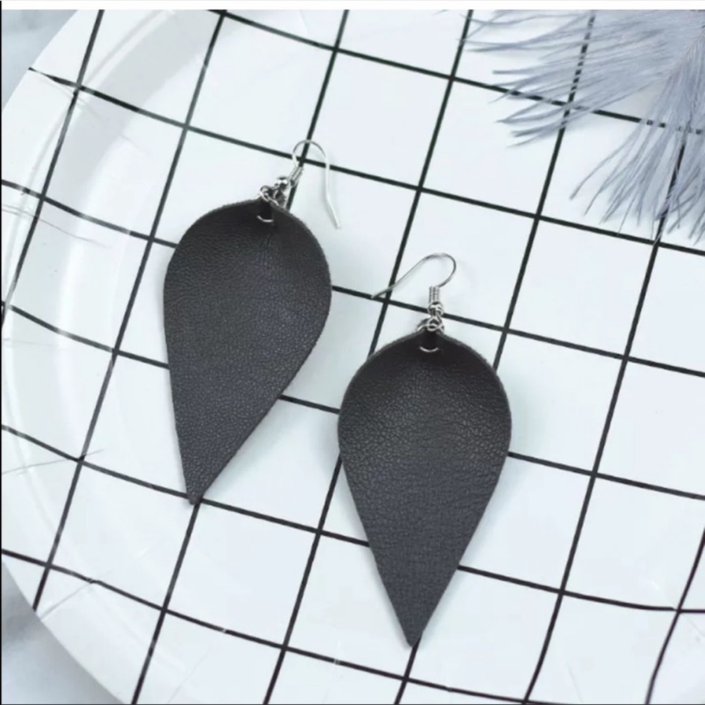 Leather earrings